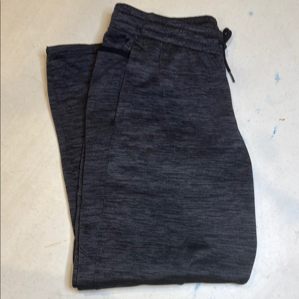 Under Armour UA Boys YXL Dark Gray Jogger Pants